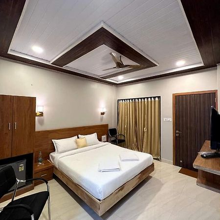 Sunlight Beach Resort Bhogwe Exterior photo