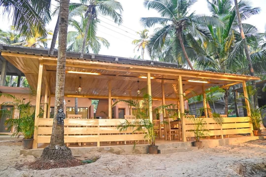 Sunlight Beach Resort Bhogwe Exterior photo