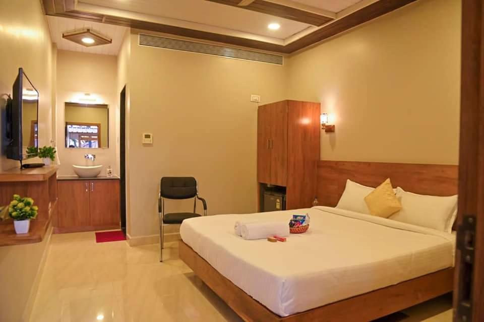 Sunlight Beach Resort Bhogwe Exterior photo